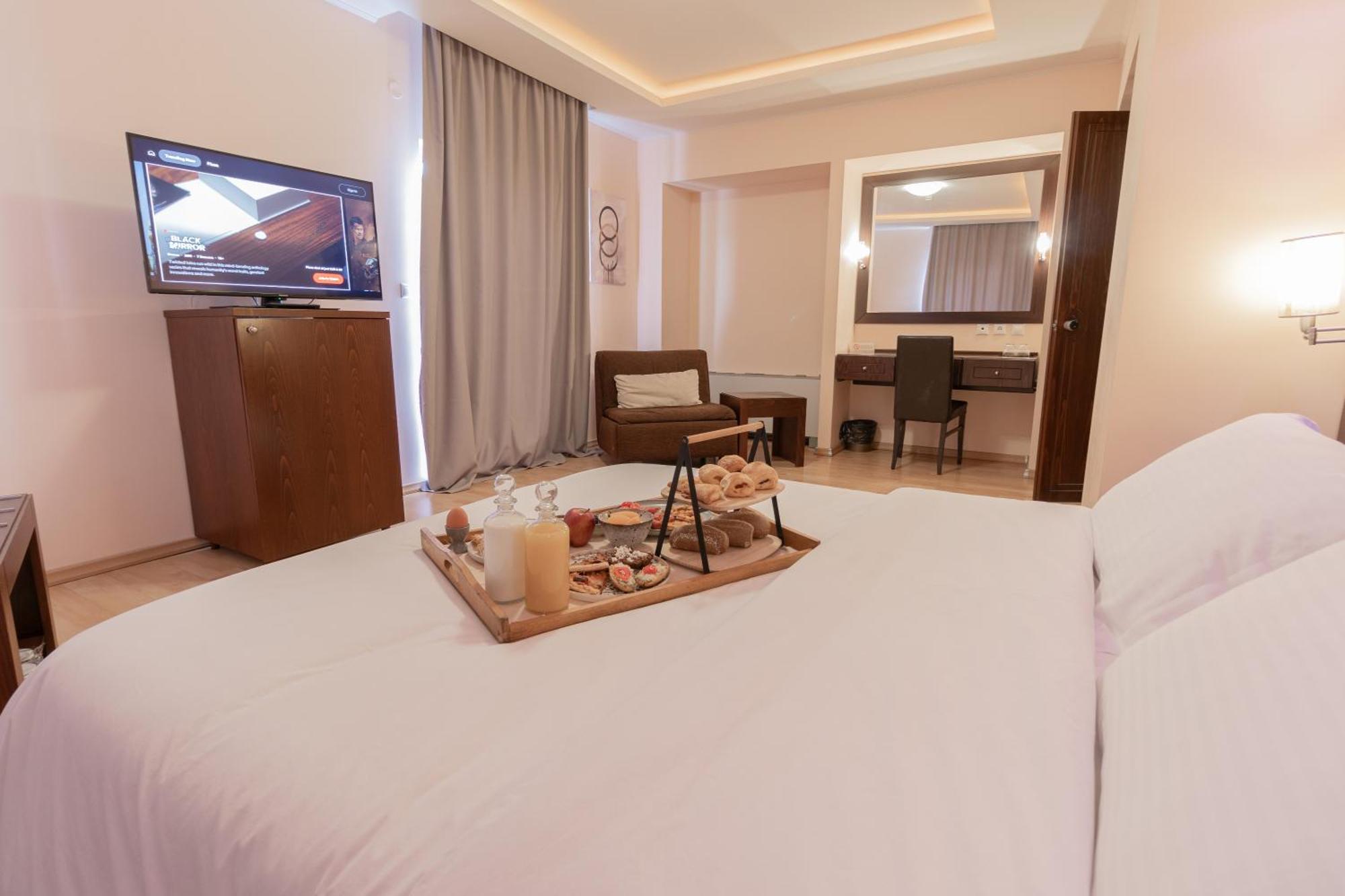Flisvos Hotel Nafpaktos エクステリア 写真