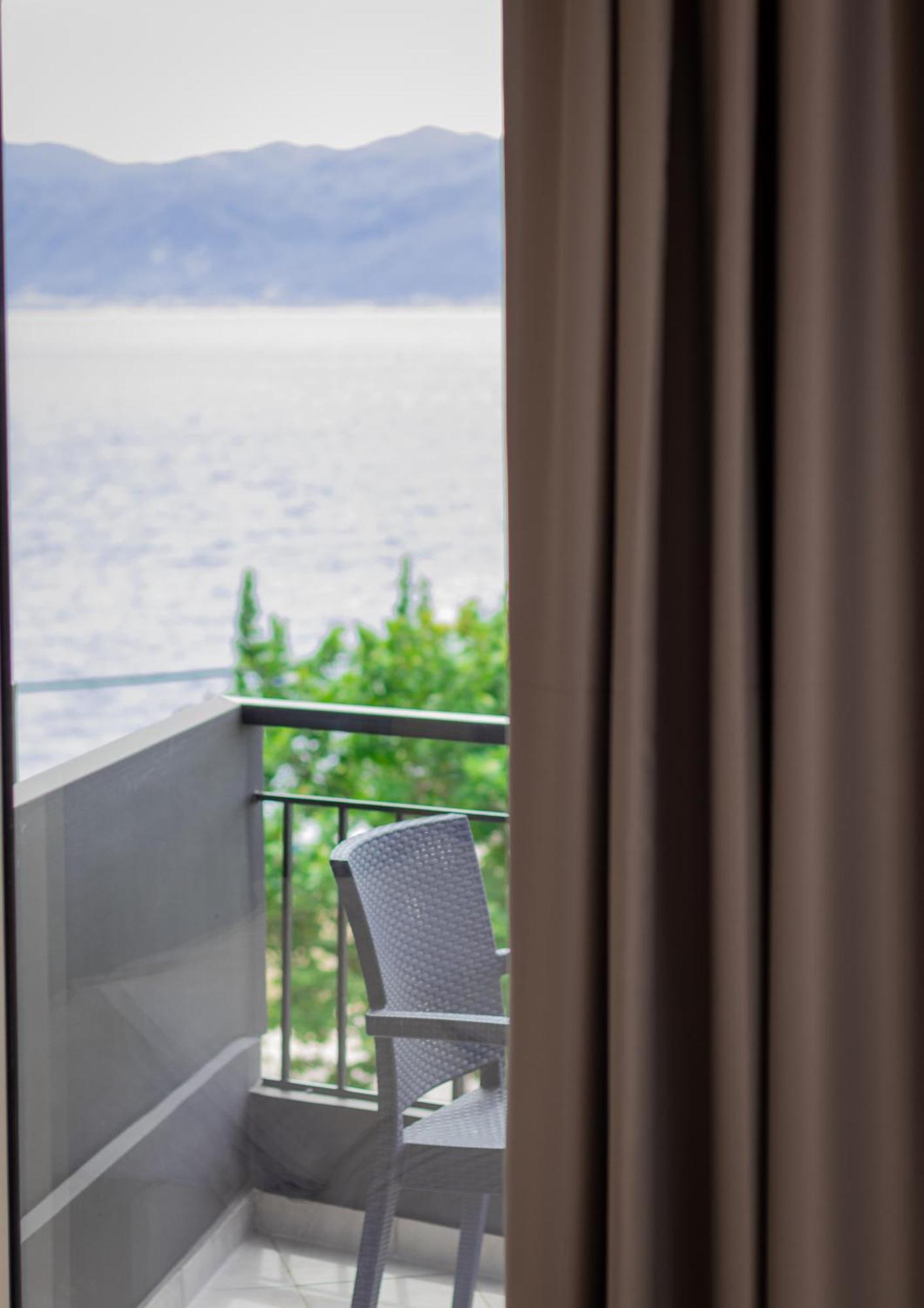 Flisvos Hotel Nafpaktos エクステリア 写真