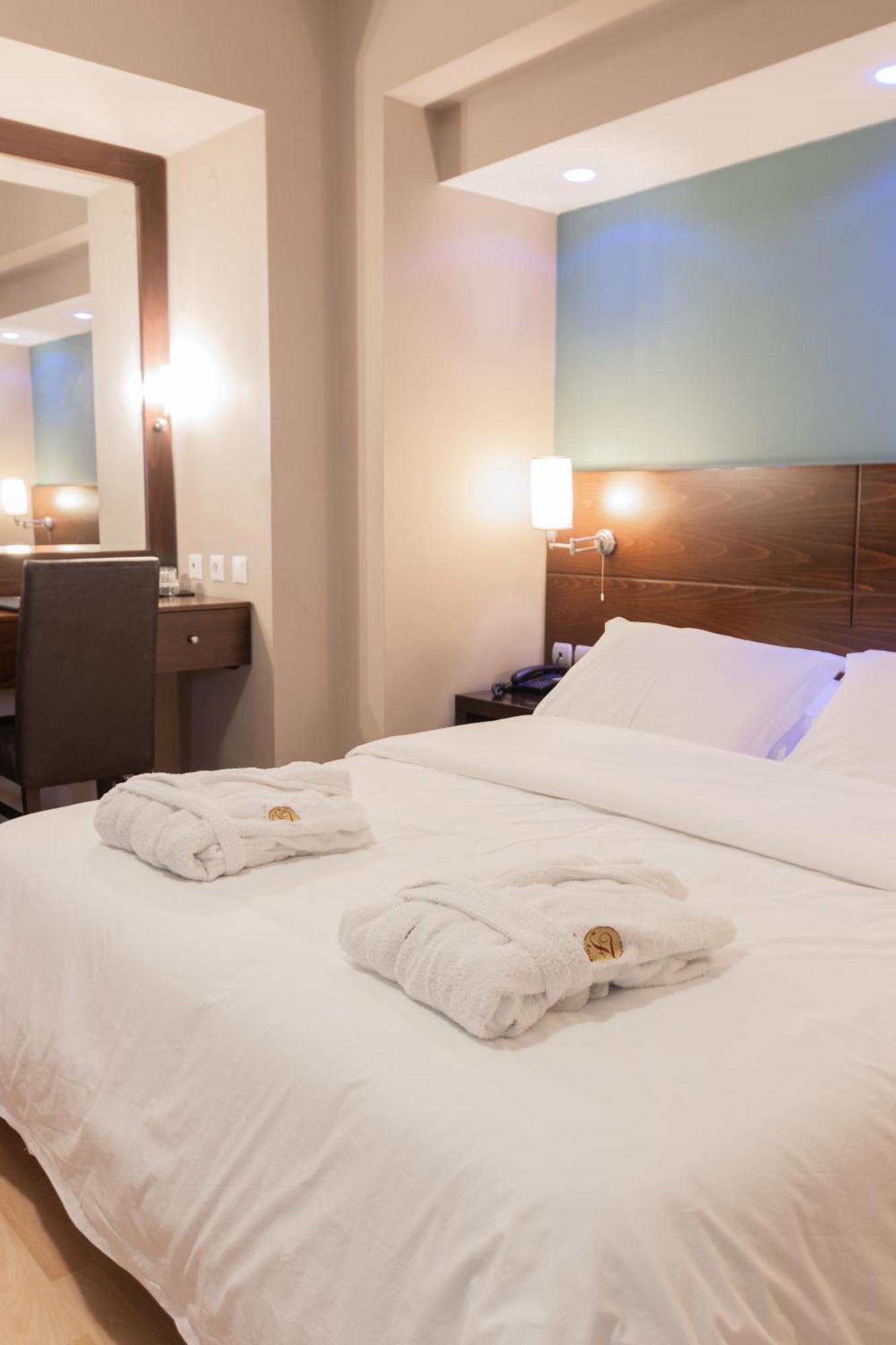 Flisvos Hotel Nafpaktos エクステリア 写真
